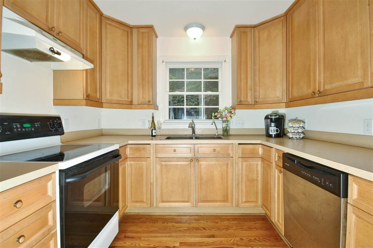 5216 Caber Road Raleigh, NC 27613 - Photo 20 of 25 Guest Suite includes full kitchen and bathroom