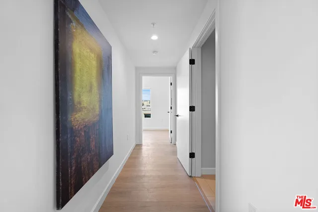 $950,000 | 321 South Oxford Avenue, Unit 303, Los Angeles, CA 90020