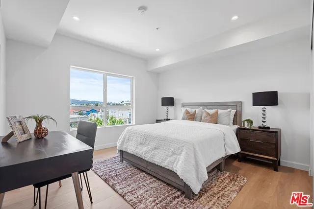 $950,000 | 321 South Oxford Avenue, Unit 303, Los Angeles, CA 90020