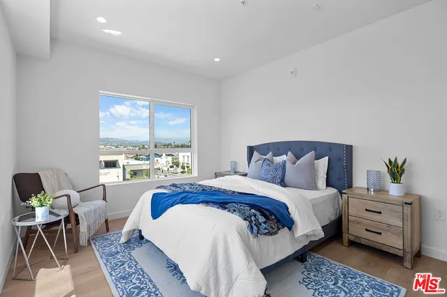 $950,000 | 321 South Oxford Avenue, Unit 303, Los Angeles, CA 90020