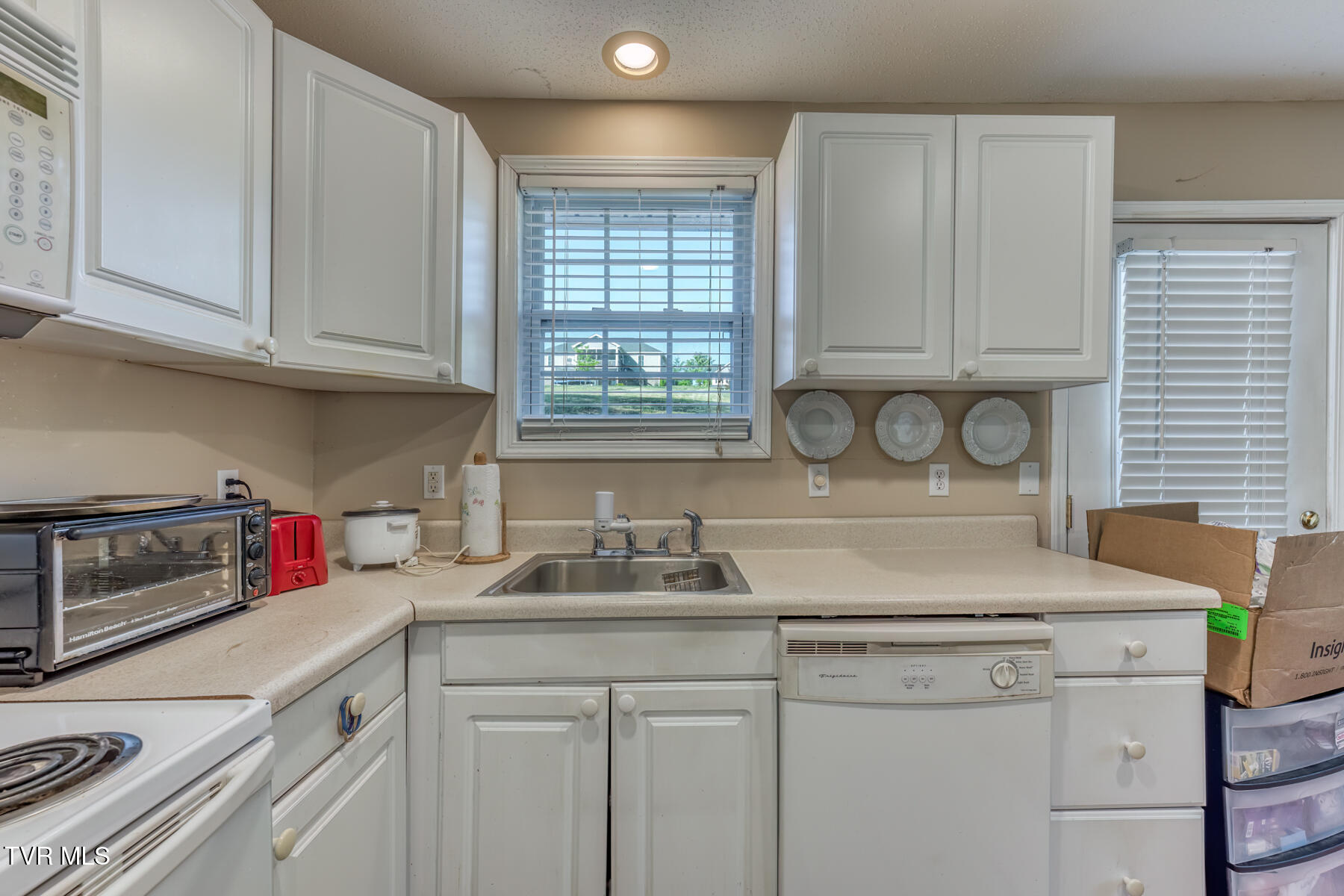 356 Poplar Ridge Road Piney Flats, TN 37686 - Photo 8 of 34 356 Poplar Ridge Rd - Rental-15