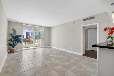 $665,000 | 403 South Sapodilla Avenue, Unit 511, West Palm Beach, FL 33401