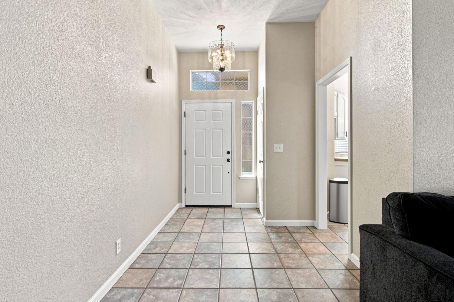 245 Douma Way Ripon, CA 95366 - Photo 6 of 56