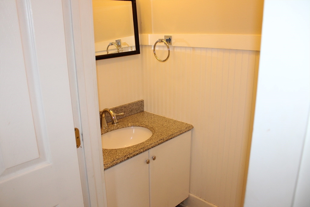 1430 Russell Road, Unit 24 Westfield, MA 01085 - Photo 5 of 12 Gallery Image 5