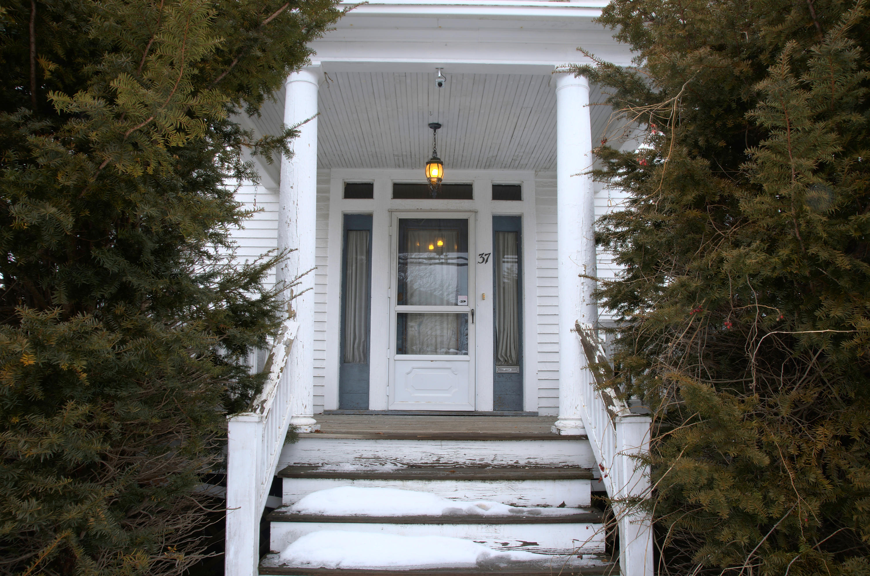 37 Oak Street Springvale, ME 04083 - Photo 3 of 30 DSC_6603-hdr
