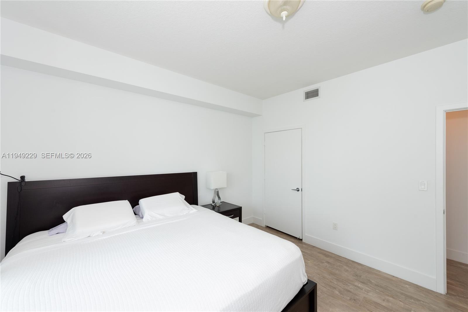 79 Southwest 12th Street, Unit 1911S Miami, FL 33130 - Photo 15 of 28