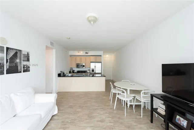 $2,900 | 79 Southwest 12th Street, Unit 1911S, Miami, FL 33130