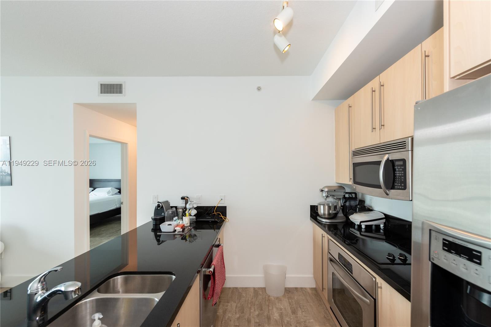 79 Southwest 12th Street, Unit 1911S Miami, FL 33130 - Photo 10 of 28