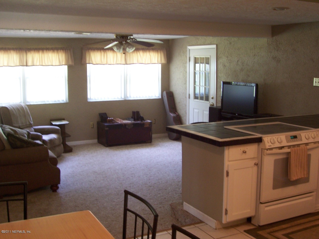 630 Glynlea Road Jacksonville, FL 32216 - Photo 5 of 19 FAMILY ROOM