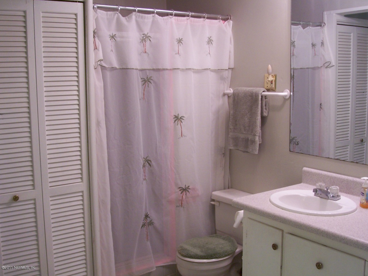 630 Glynlea Road Jacksonville, FL 32216 - Photo 10 of 19 MASTER BATH