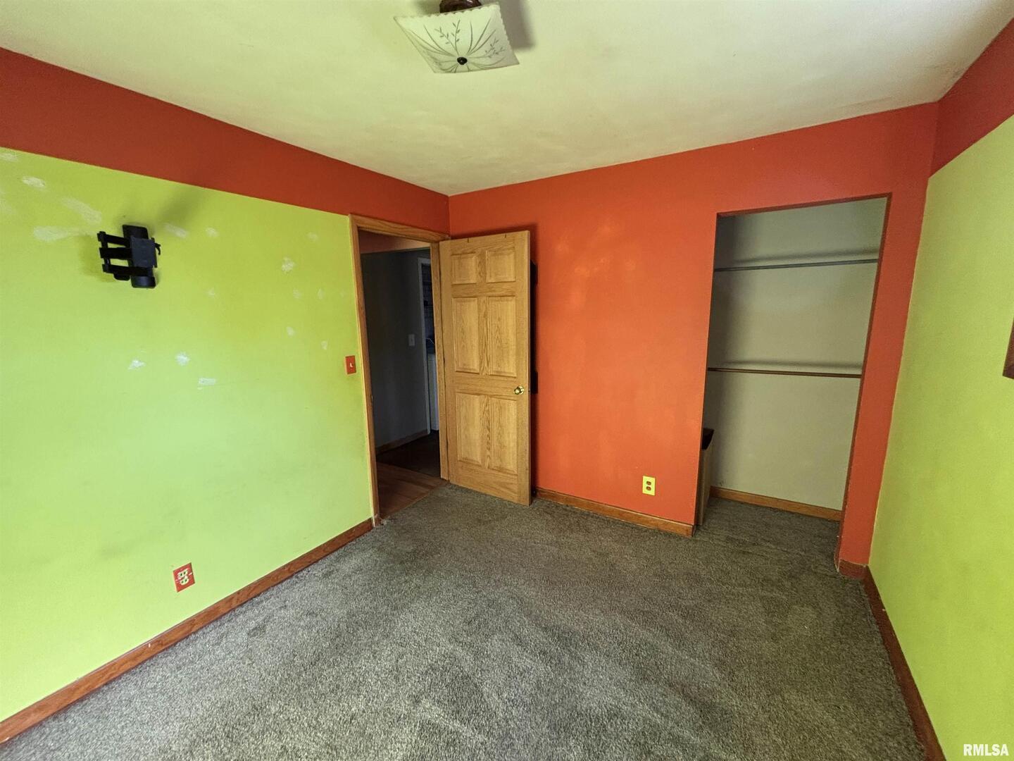 3638-84 84th Thomson, IL 61285 - Photo 22 of 43 a view of empty room