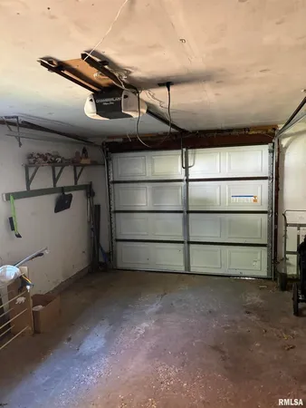 a view of a garage