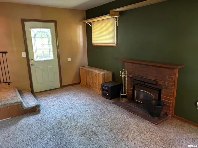 $190,000 | 3638-84 84th, Thomson, IL 61285