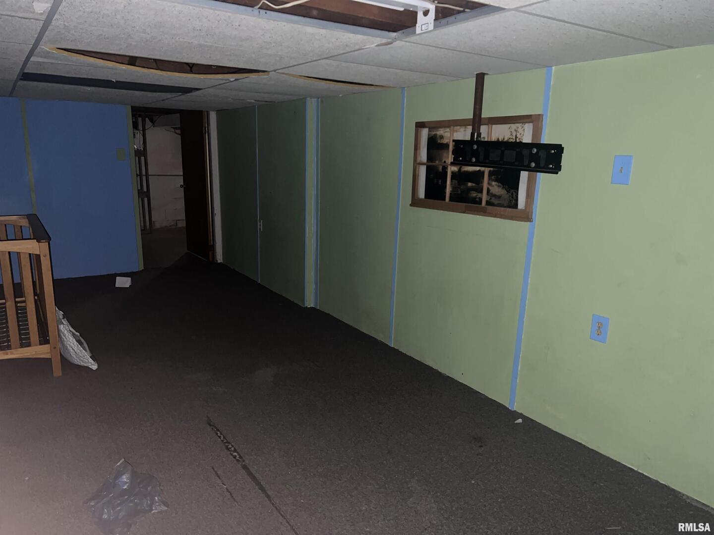 3638-84 84th Thomson, IL 61285 - Photo 39 of 43 a view of a hallway with stairs