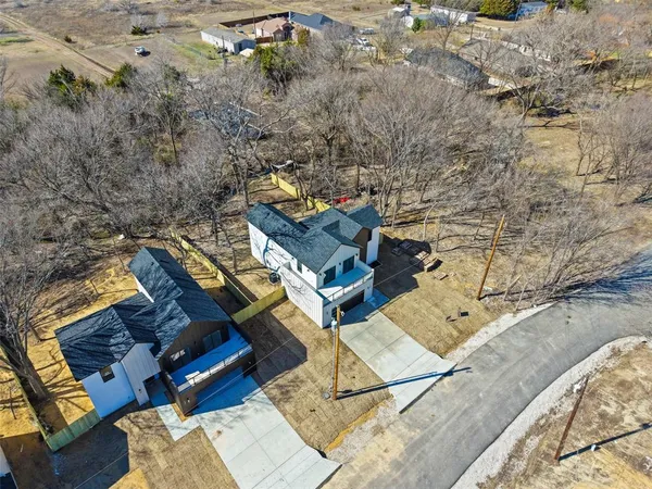 $438,900 | 131 Lakeshore Lane, Glenn Heights, TX 75154