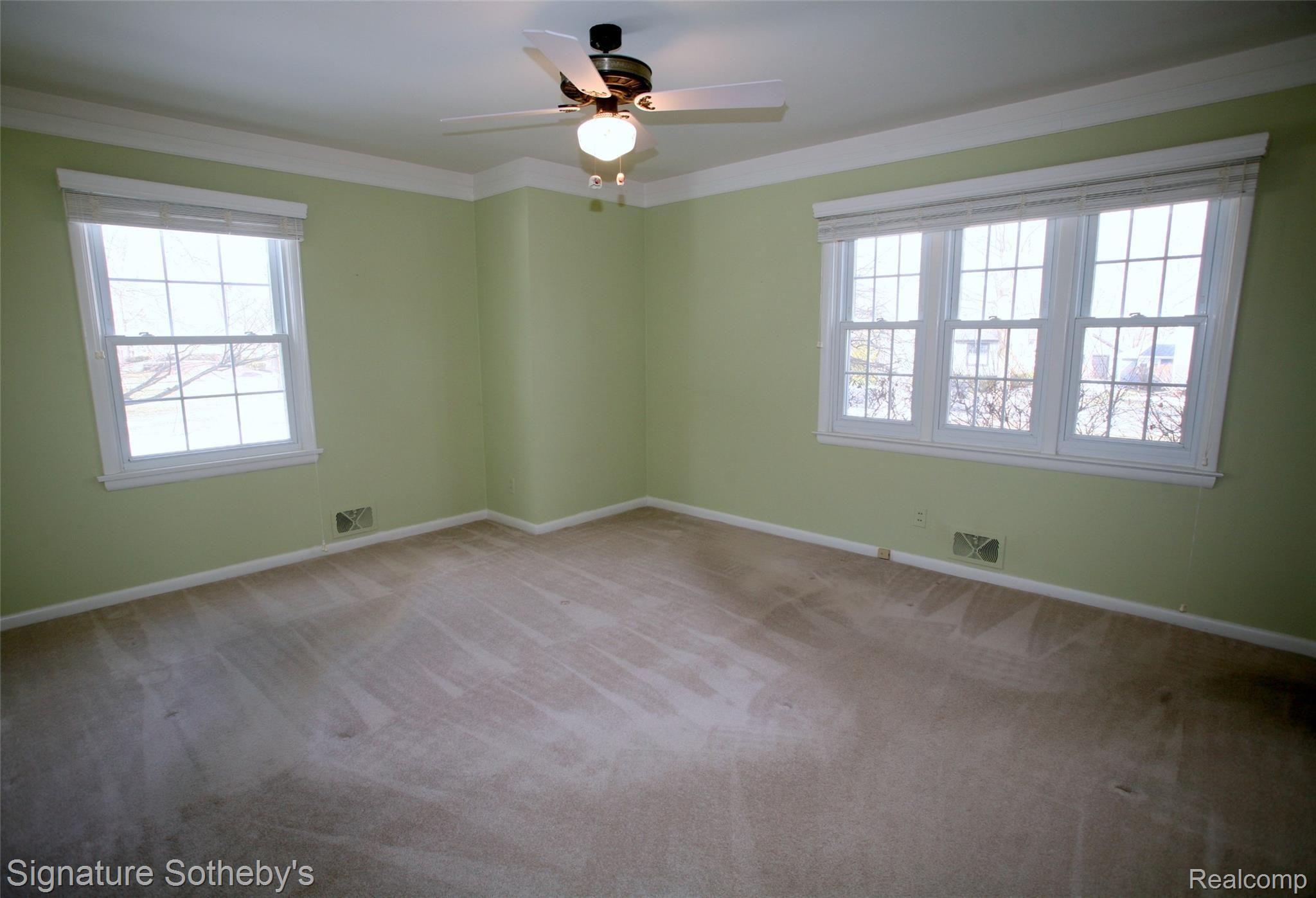 145 North Holcomb Road Clarkston, MI 48346 - Photo 9 of 24 Master Bedroom