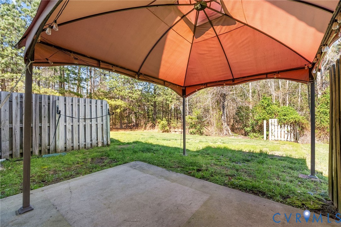 2110 Chaucer Court Aylett, VA 23009 - Photo 34 of 40 a view of a yard with a small yard