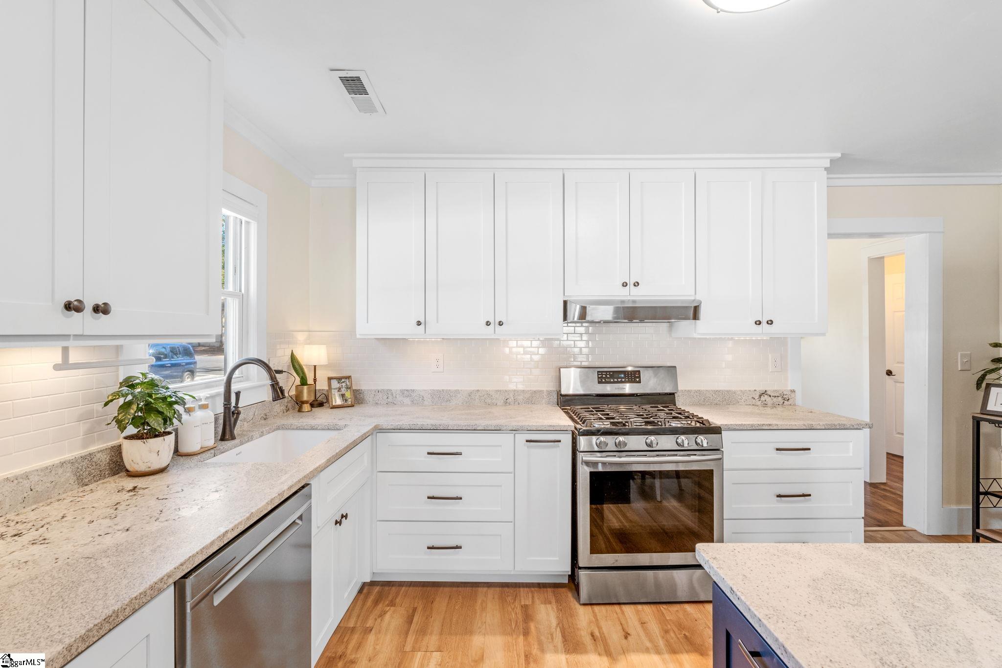 623 Perry Road Greenville, SC 29609 - Photo 12 of 34 Gallery Image 12