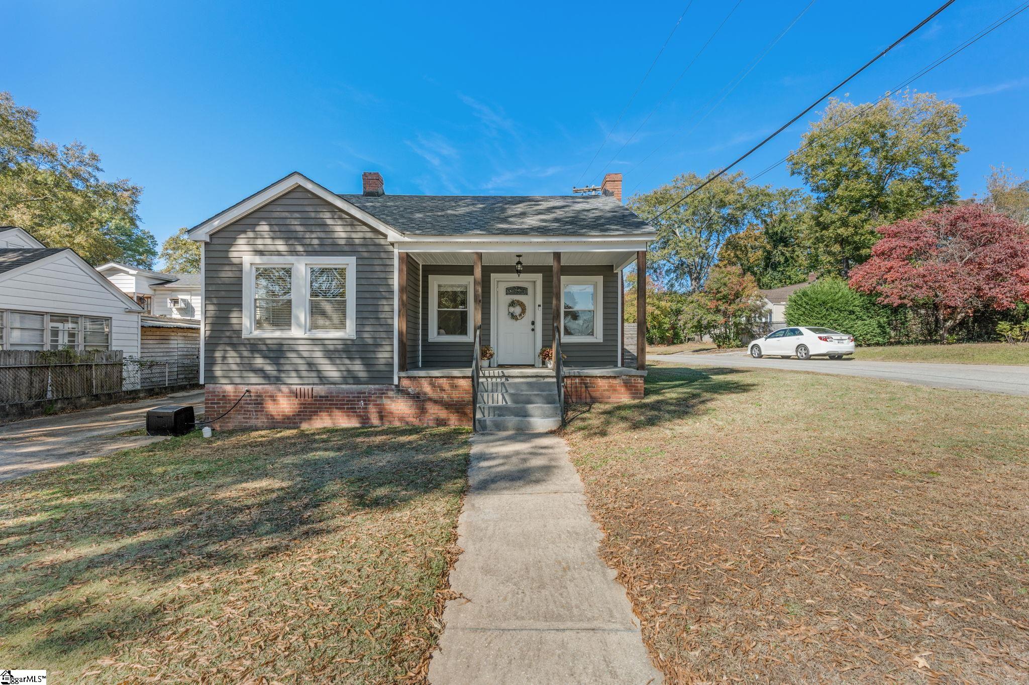 623 Perry Road Greenville, SC 29609 - Photo 2 of 34 Gallery Image 2