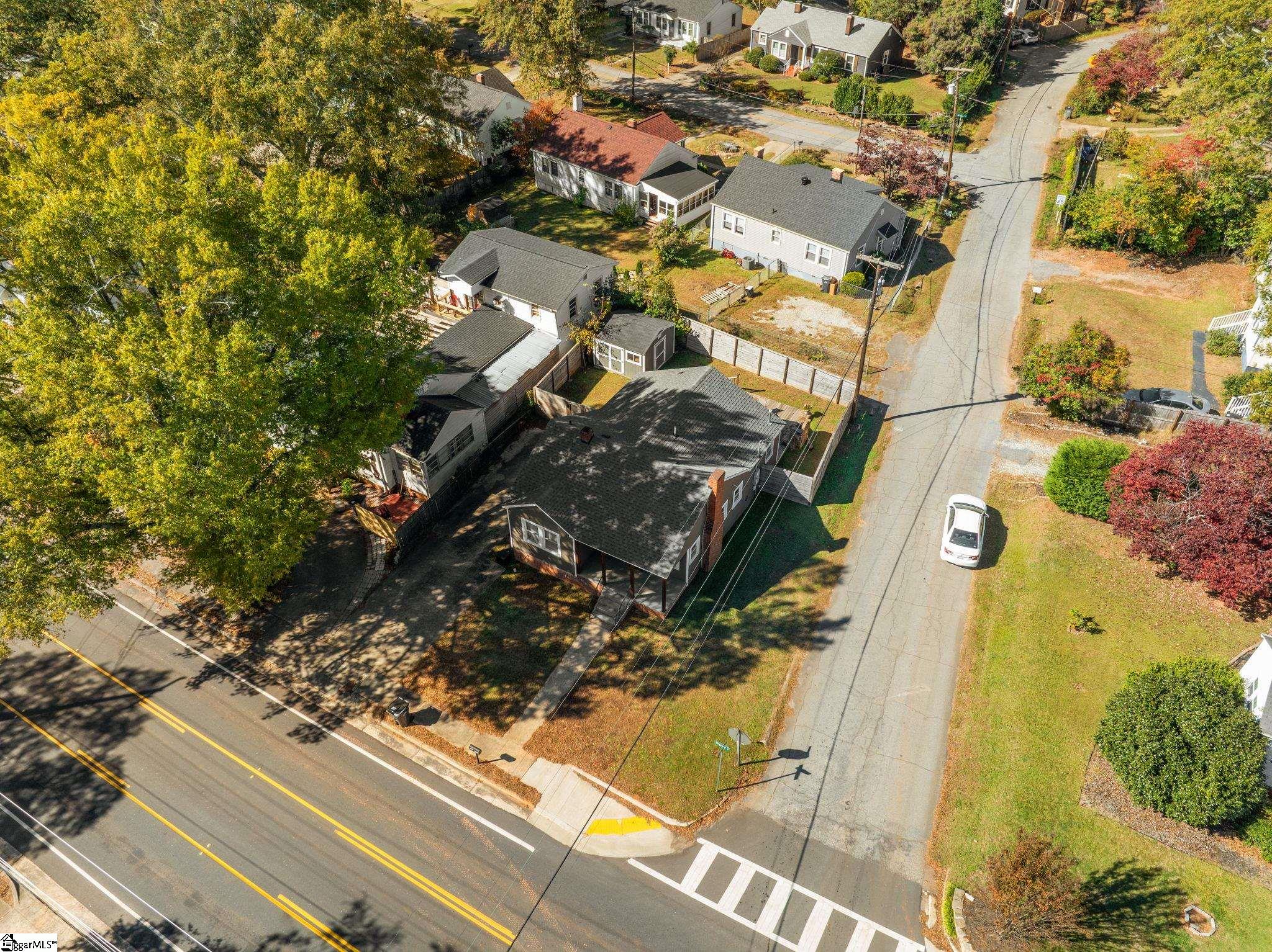 623 Perry Road Greenville, SC 29609 - Photo 26 of 34 Gallery Image 26
