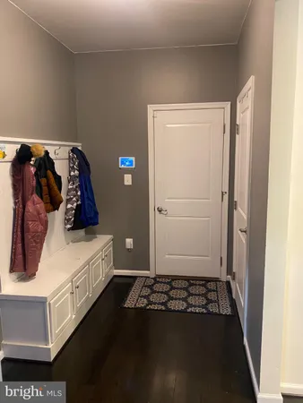 a bed room with a bed