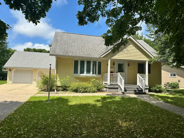 $235,000 | 3036 Queen Avenue, Slayton, MN 56172