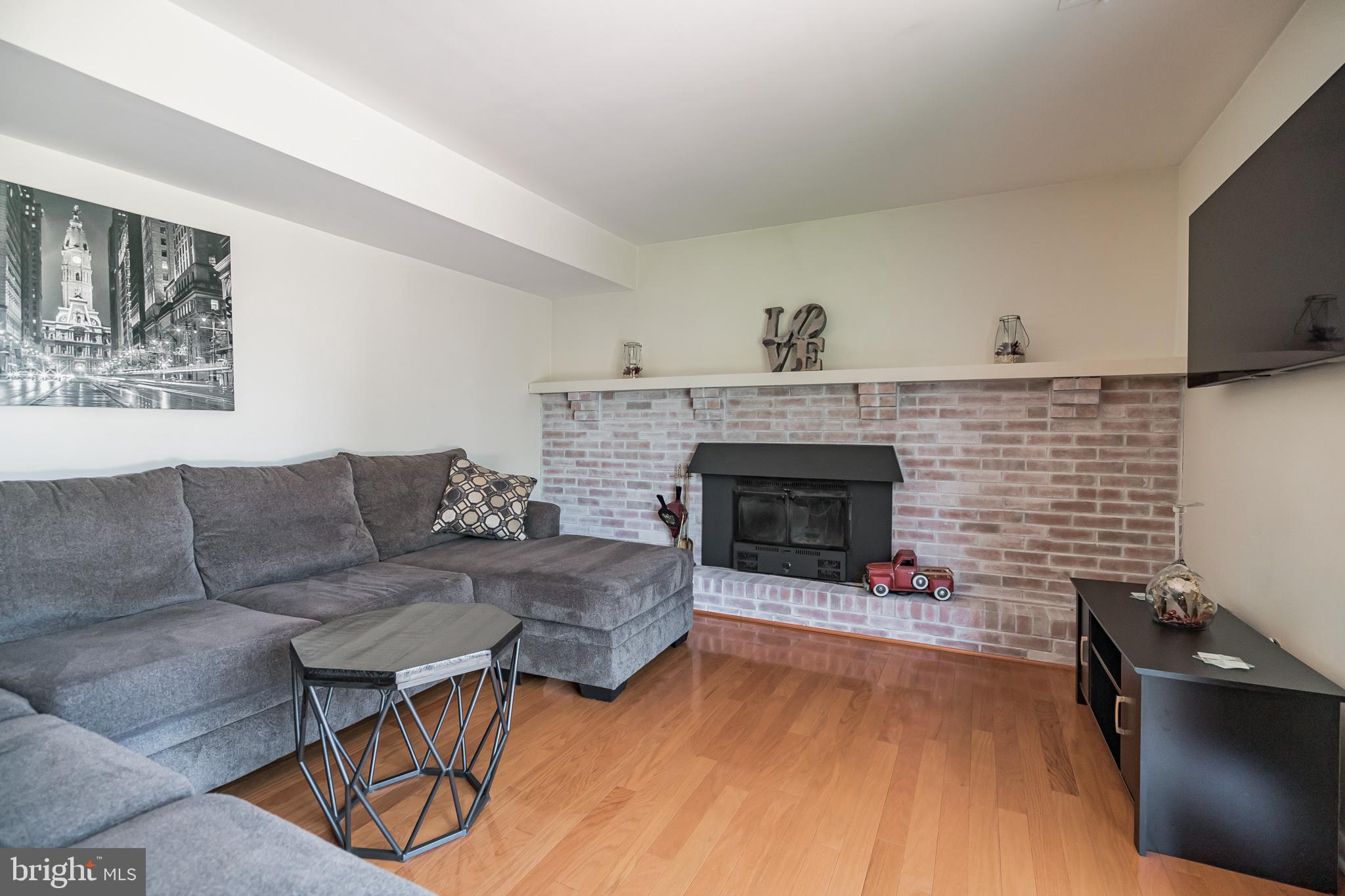 1285 Pebblebrook Road Warminster, PA 18974 - Photo 8 of 17 Gallery Image 8