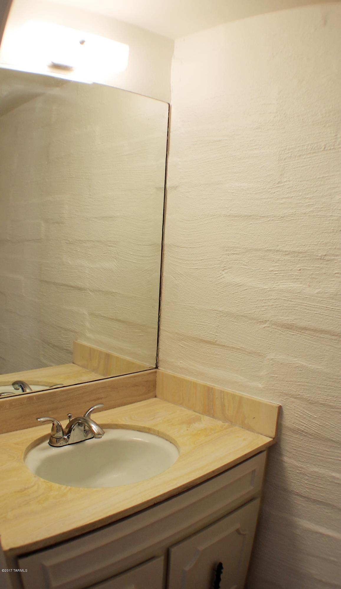 1345 East Fort Lowell Road, Unit B Tucson, AZ 85719 - Photo 12 of 14 Gallery Image 12