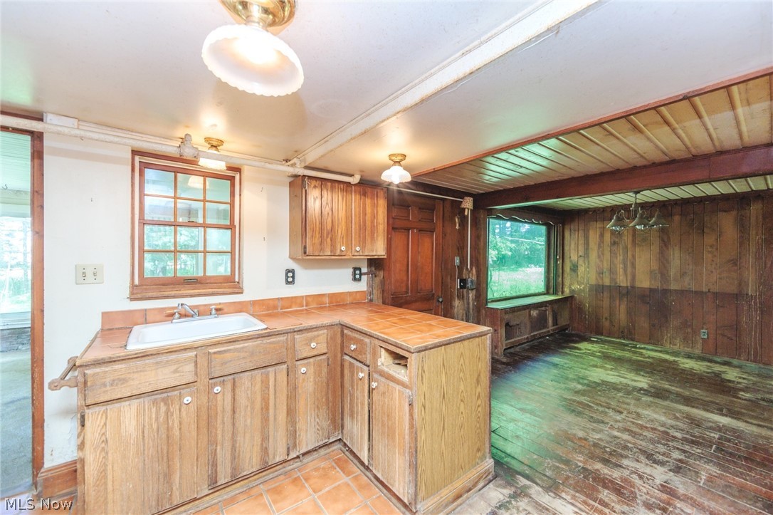 24105 Chardon Road Euclid, OH 44143 - Photo 14 of 50