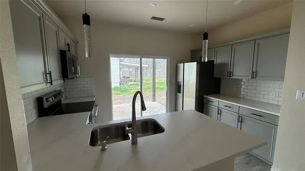 $1,375 | 502 West Sanger Street, Celeste, TX 75423