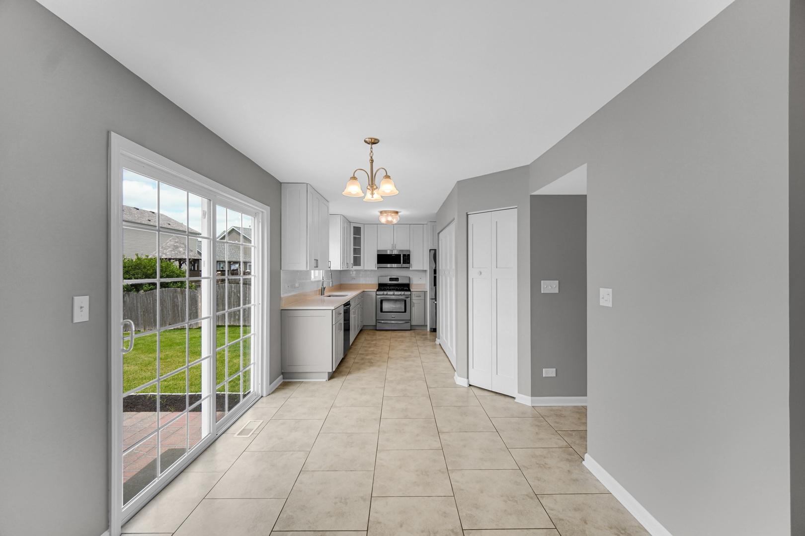 615 Red Barn Trail Bolingbrook, IL 60490 - Photo 6 of 15
