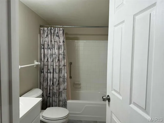 $189,900 | 12586 Chardin Place, Unit 4, St. Louis, MO 63128