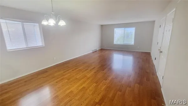 $185,900 | 12586 Chardin Place, Unit 4, St. Louis, MO 63128