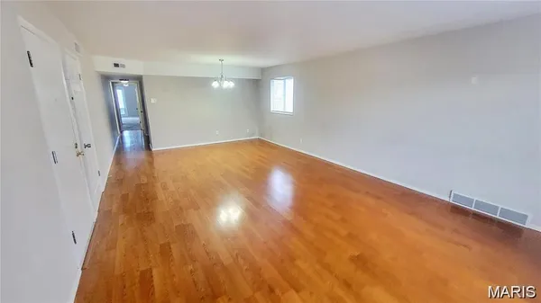 $185,900 | 12586 Chardin Place, Unit 4, St. Louis, MO 63128