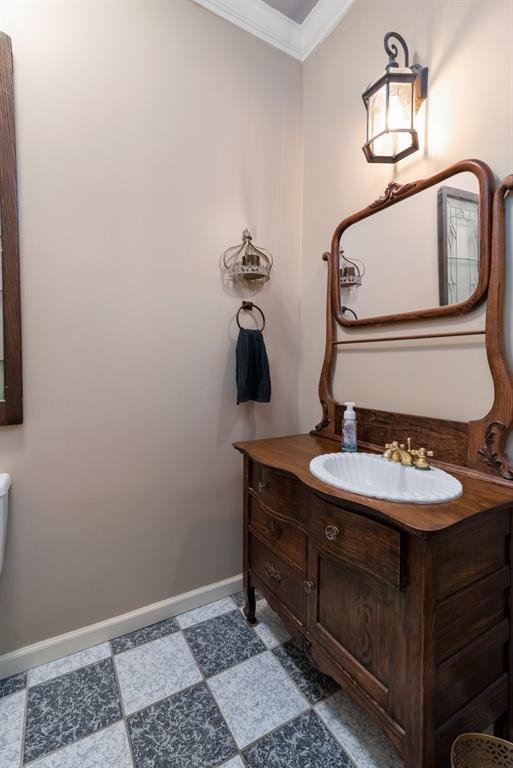1149 Ingomar Heights Road Pittsburgh, PA 15237 - Photo 14 of 24 Updated main floor half bath