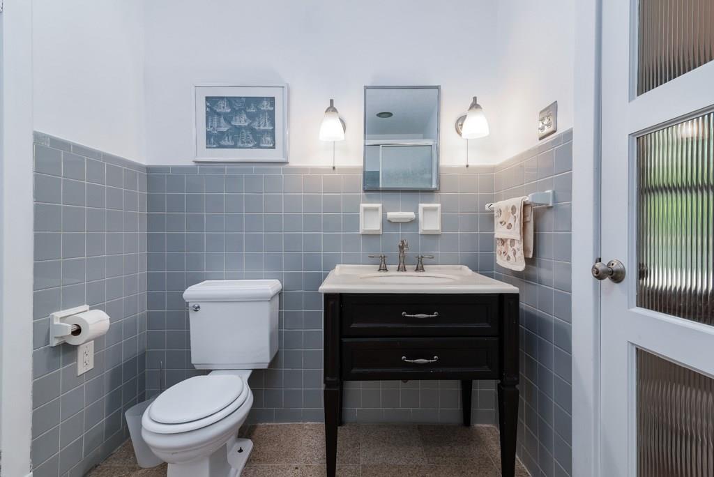1149 Ingomar Heights Road Pittsburgh, PA 15237 - Photo 22 of 24 Hall Full Bath