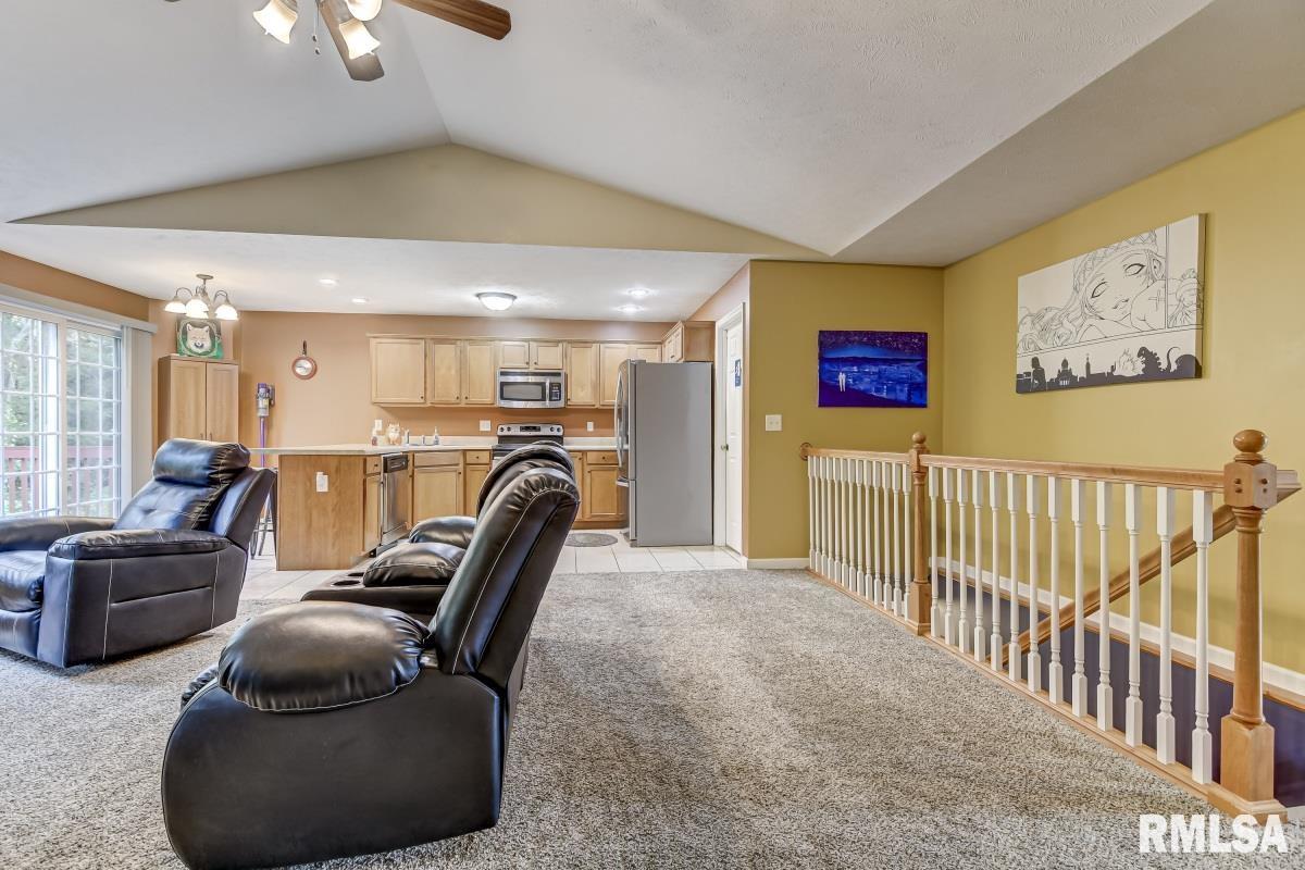 3008 Andy Road Springfield, IL 62702 - Photo 4 of 35