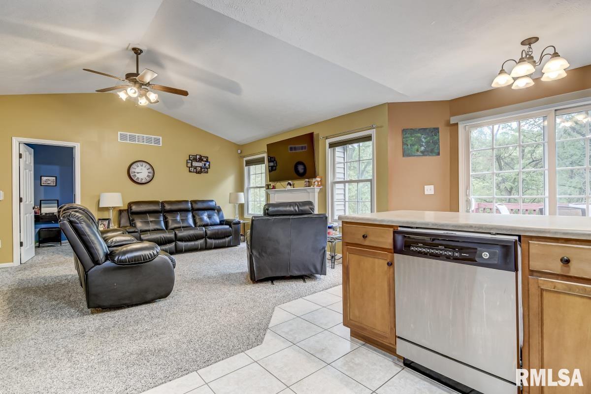 3008 Andy Road Springfield, IL 62702 - Photo 6 of 35