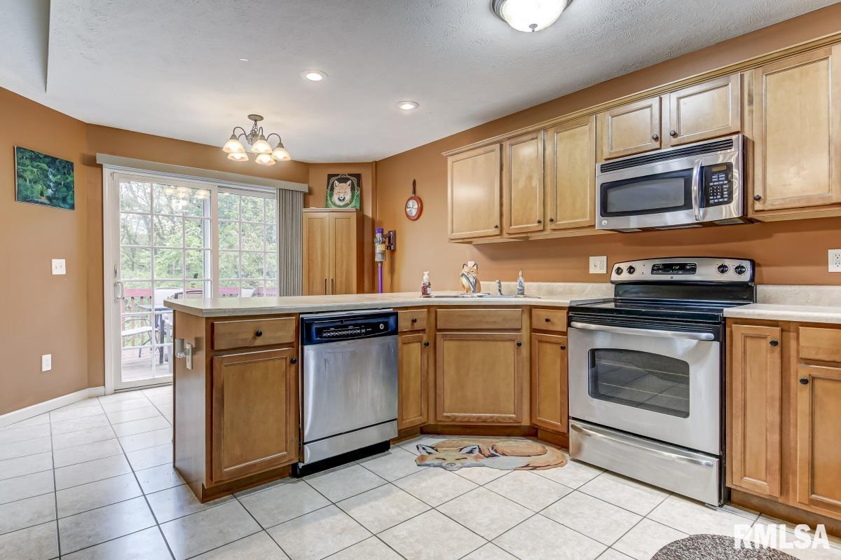 3008 Andy Road Springfield, IL 62702 - Photo 7 of 35