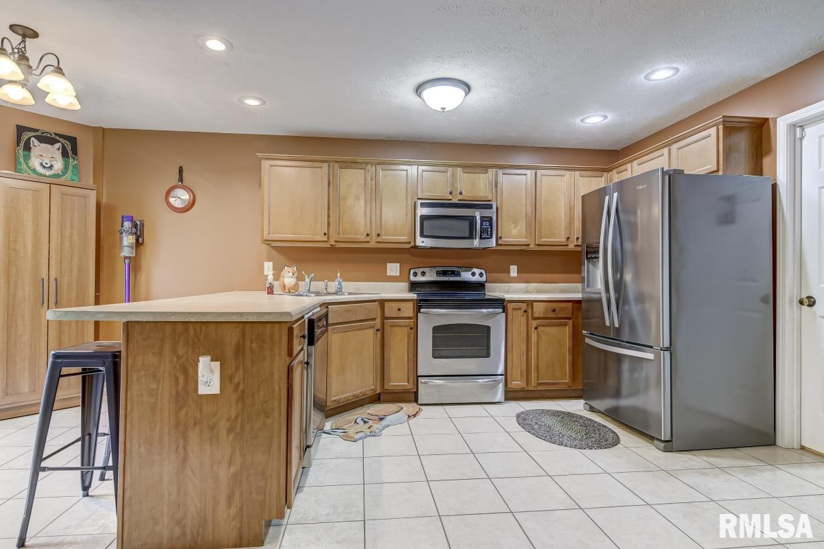 3008 Andy Road Springfield, IL 62702 - Photo 8 of 35