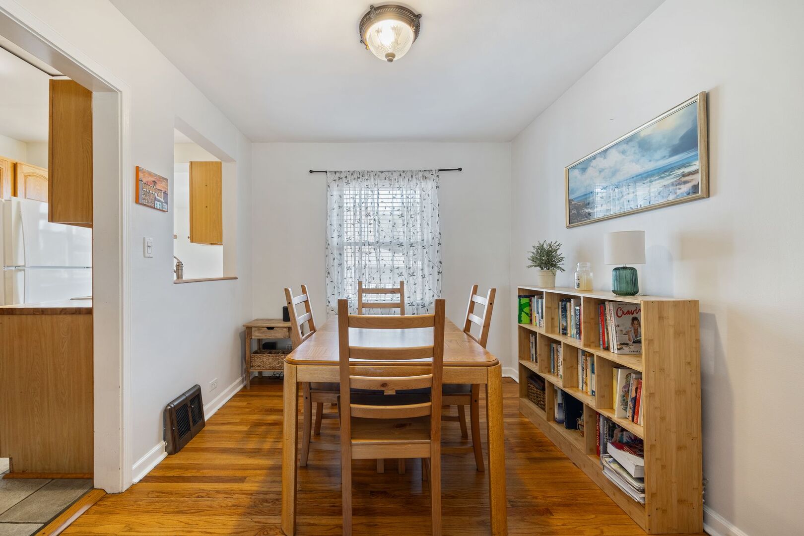 5300 West Foster Avenue Chicago, IL 60630 - Photo 5 of 27 a view of a livingroom with furniture and window