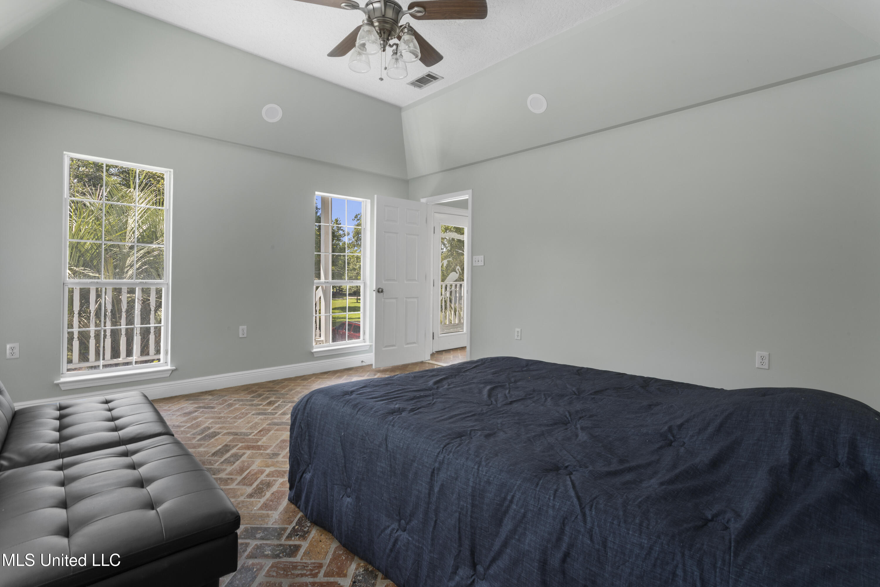 1813 Pascagoula River Road Moss Point, MS 39562 - Photo 23 of 59 025
