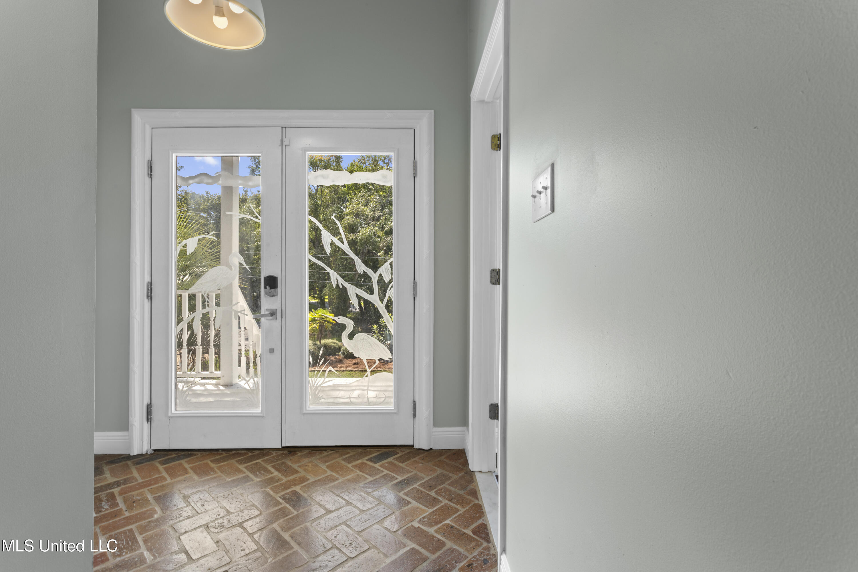 1813 Pascagoula River Road Moss Point, MS 39562 - Photo 4 of 59 006