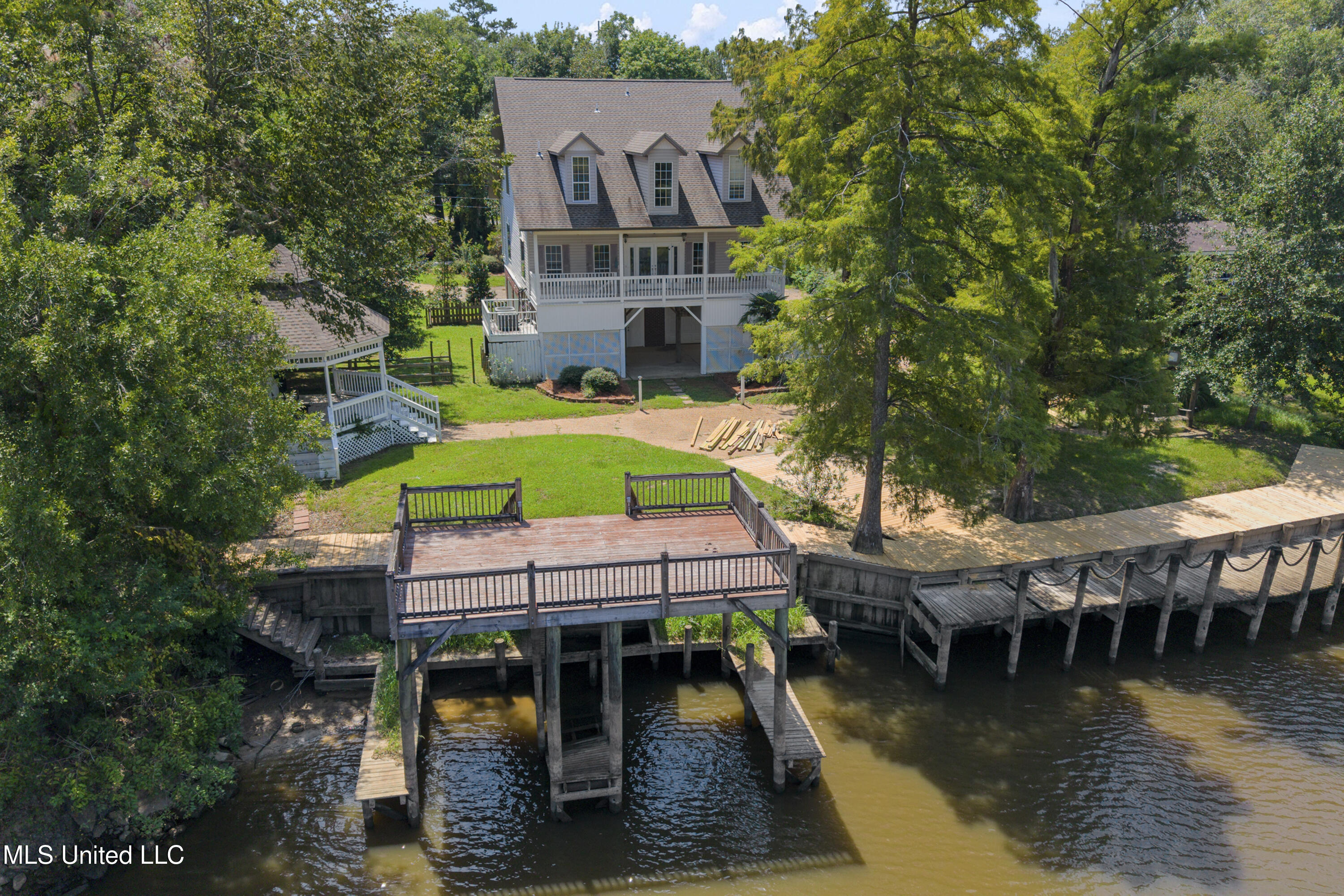 1813 Pascagoula River Road Moss Point, MS 39562 - Photo 51 of 59 053