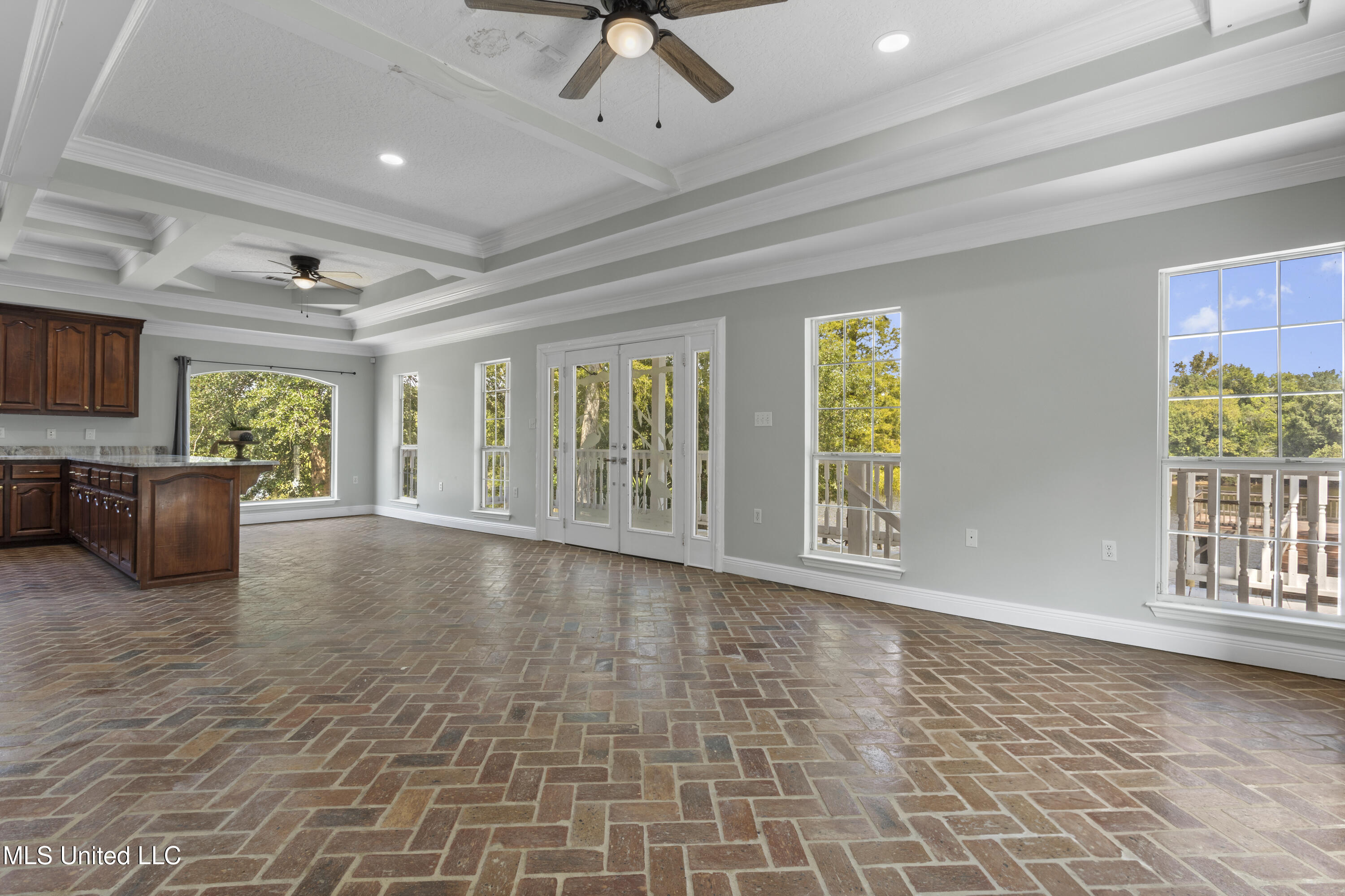 1813 Pascagoula River Road Moss Point, MS 39562 - Photo 10 of 59 012