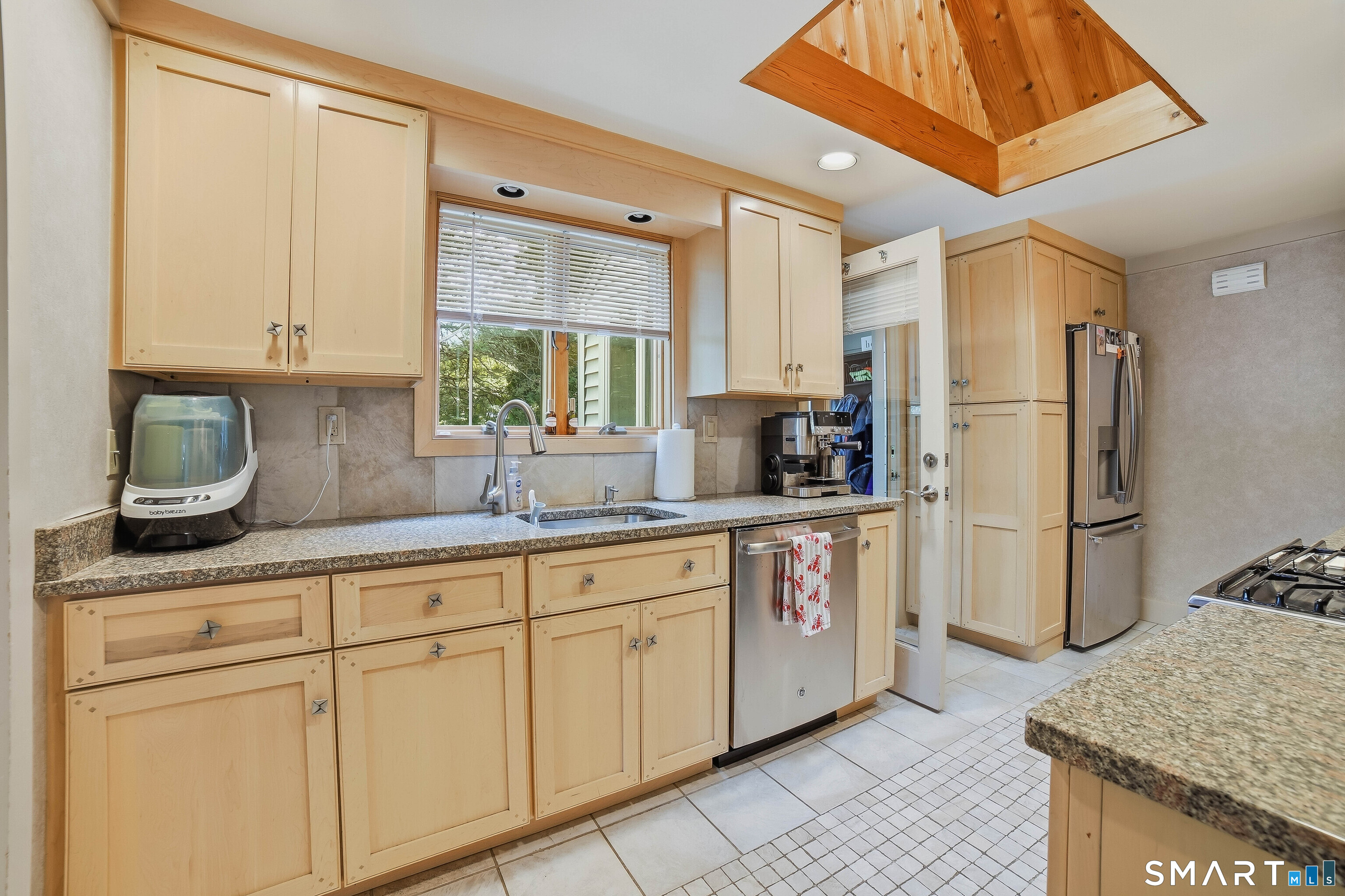 464 Church Hill Road Trumbull, CT 06611 - Photo 9 of 25 Gallery Image 9