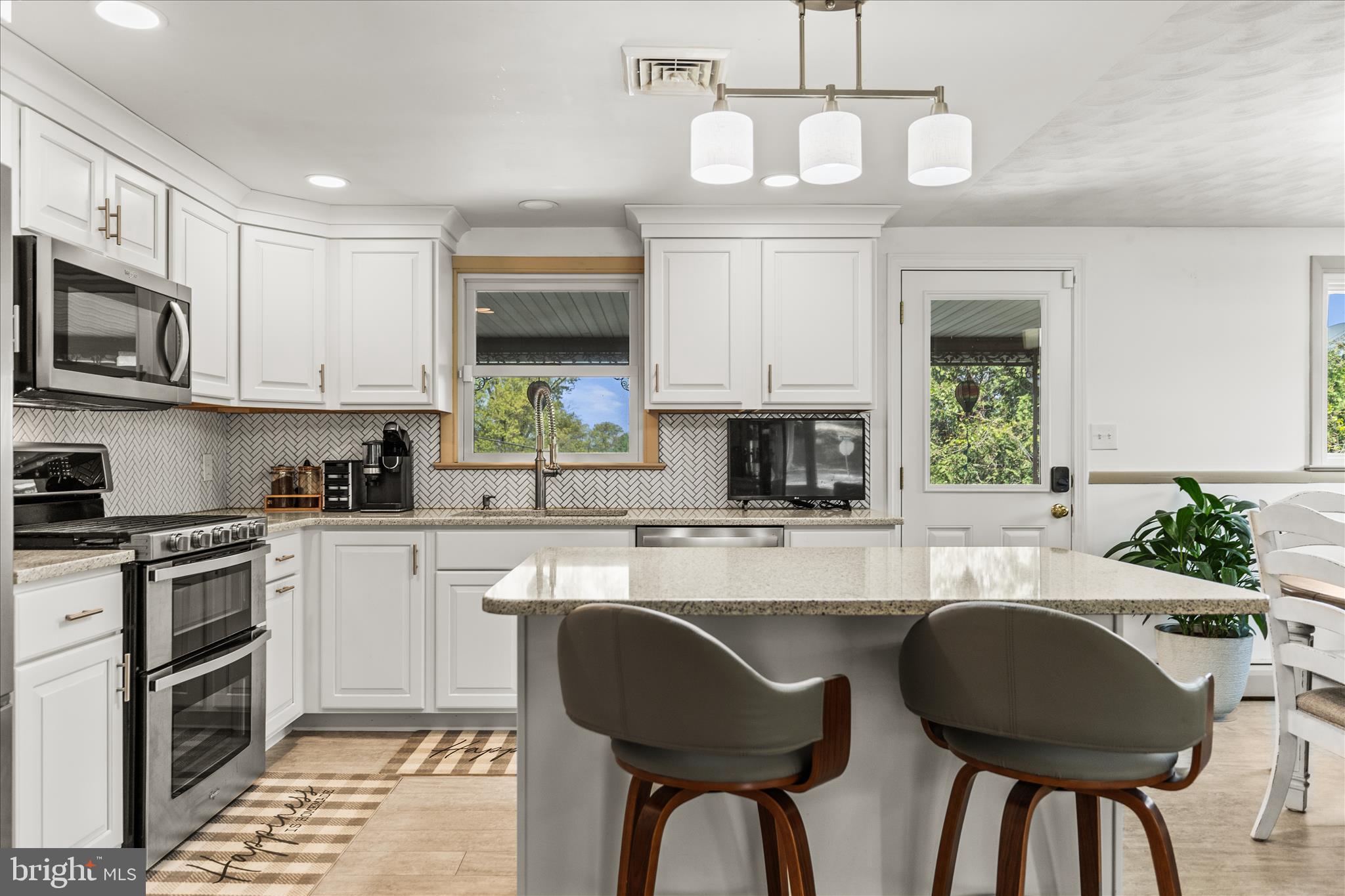 498 Maywood Road York, PA 17402 - Photo 13 of 54 Kitchen Island