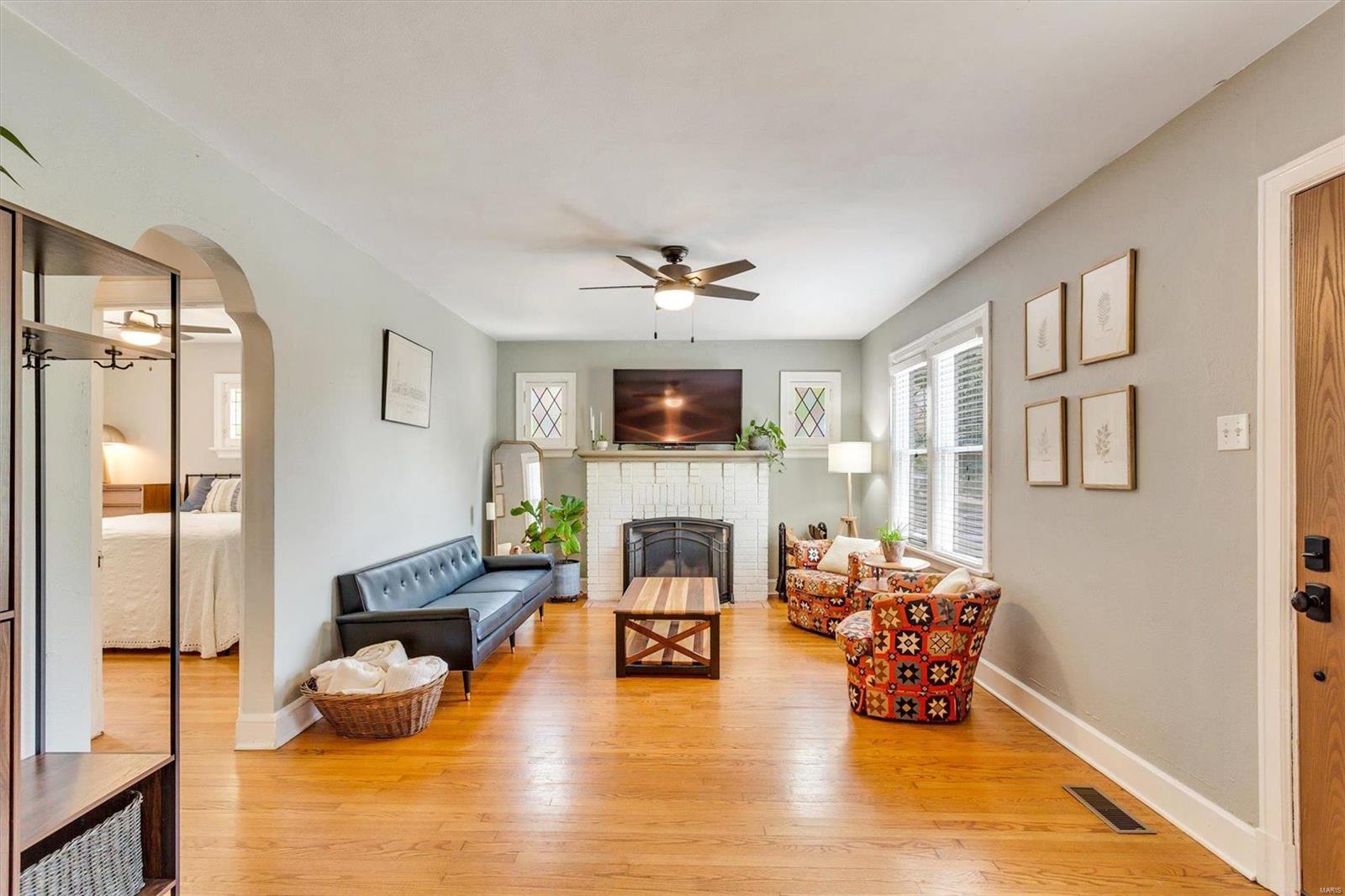 3221 Ringer Road St. Louis, MO 63125 - Photo 3 of 24 Gallery Image 3