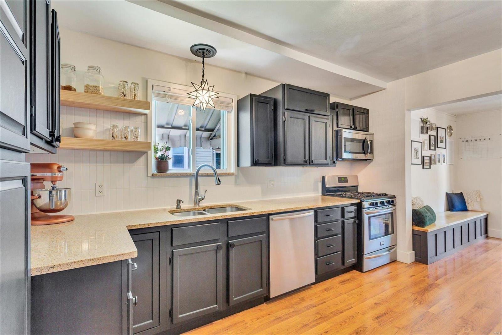 3221 Ringer Road St. Louis, MO 63125 - Photo 8 of 24 Gallery Image 8