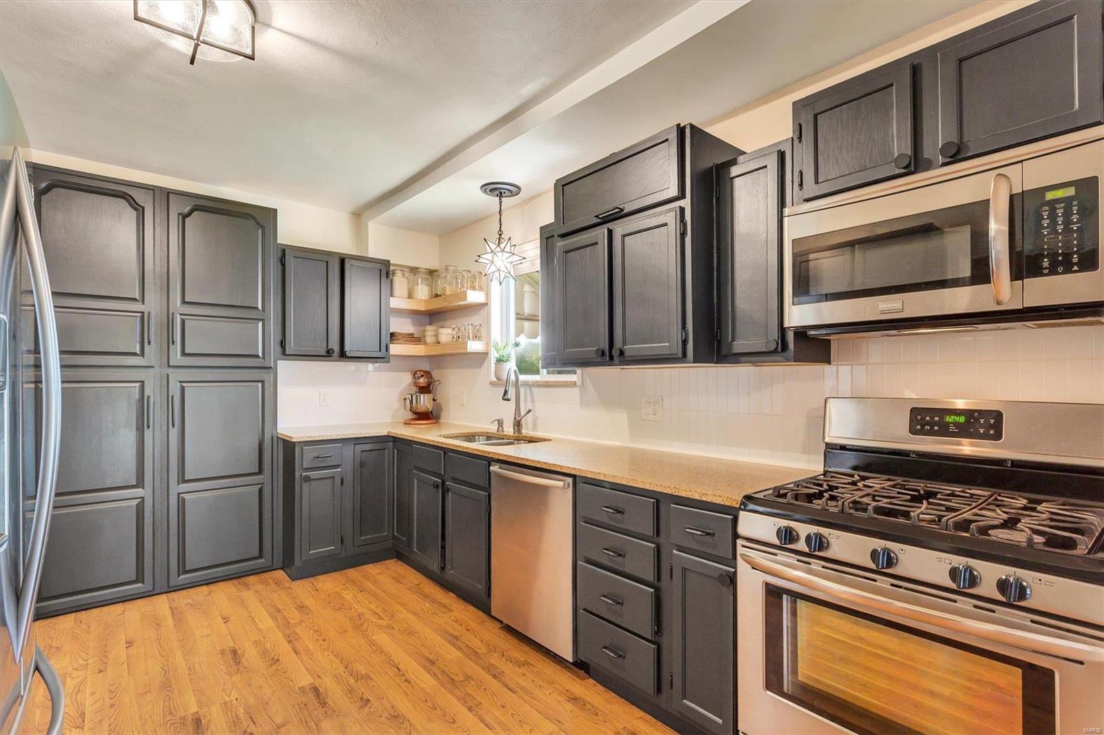 3221 Ringer Road St. Louis, MO 63125 - Photo 9 of 24 Gallery Image 9